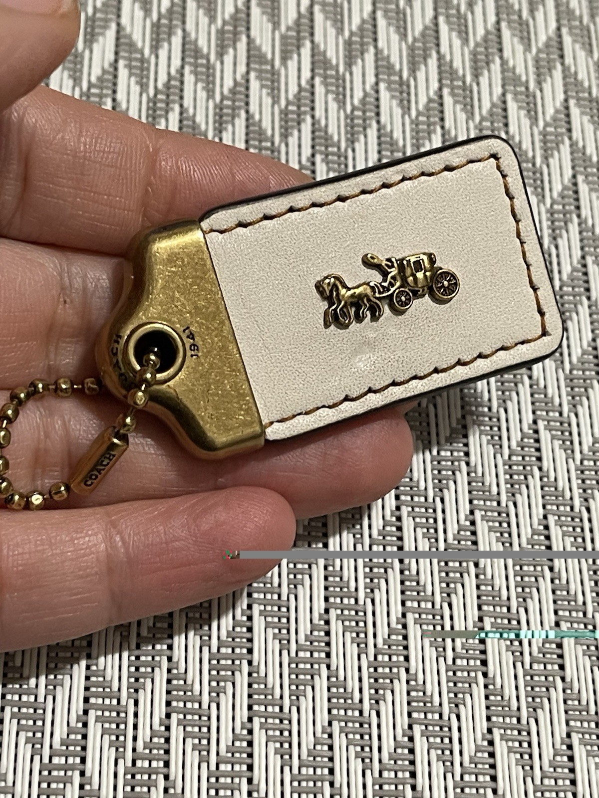 COACH 1941 Bag’s Hanging Tag Leather Horse & Carriage Bag Charm Fob White/gold