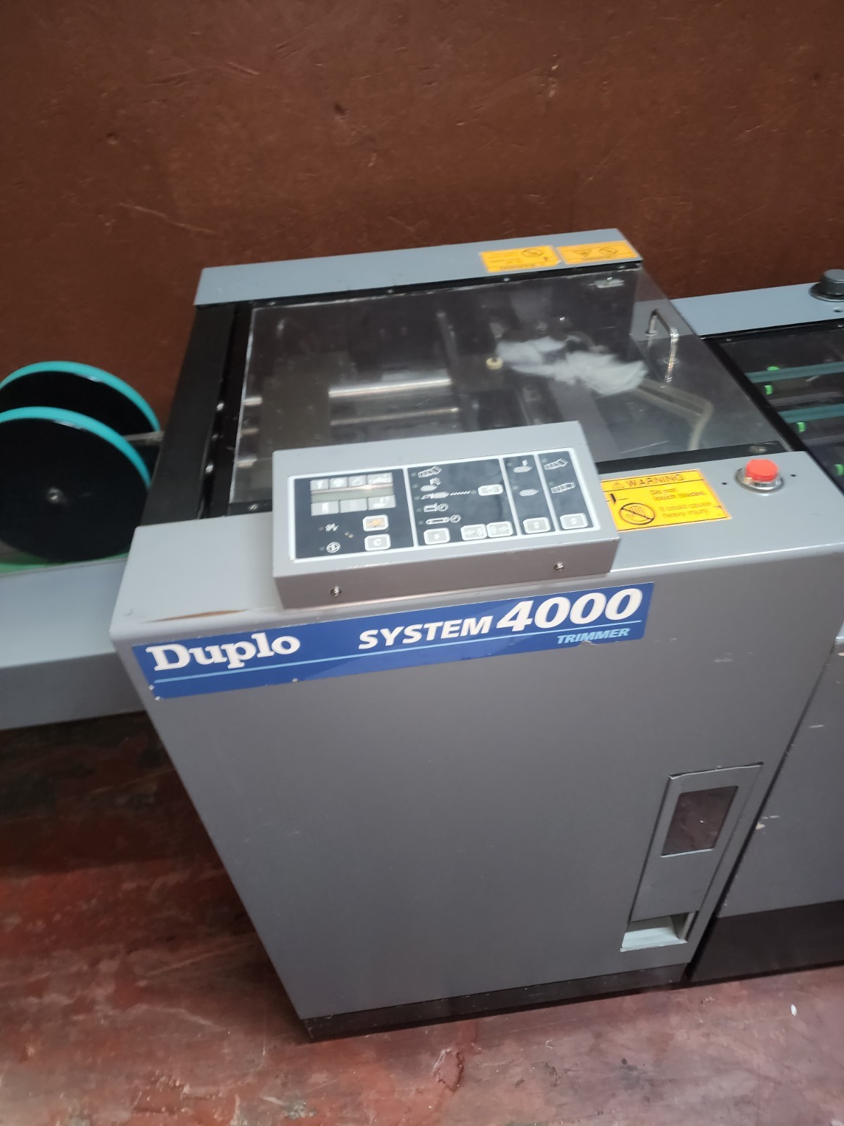 Duplo System 4000 10 Bin Collating System