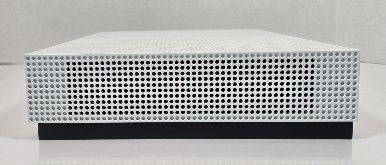 Microsoft XBOX One S - 1681 - 1TB Gaming Console