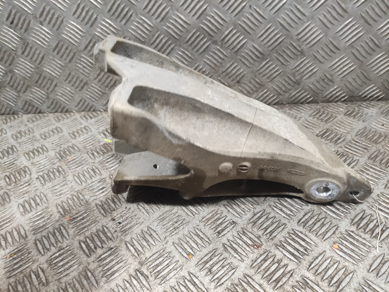 VW Transporter T5.1 Engine Mount Rear 7E0199370 D320