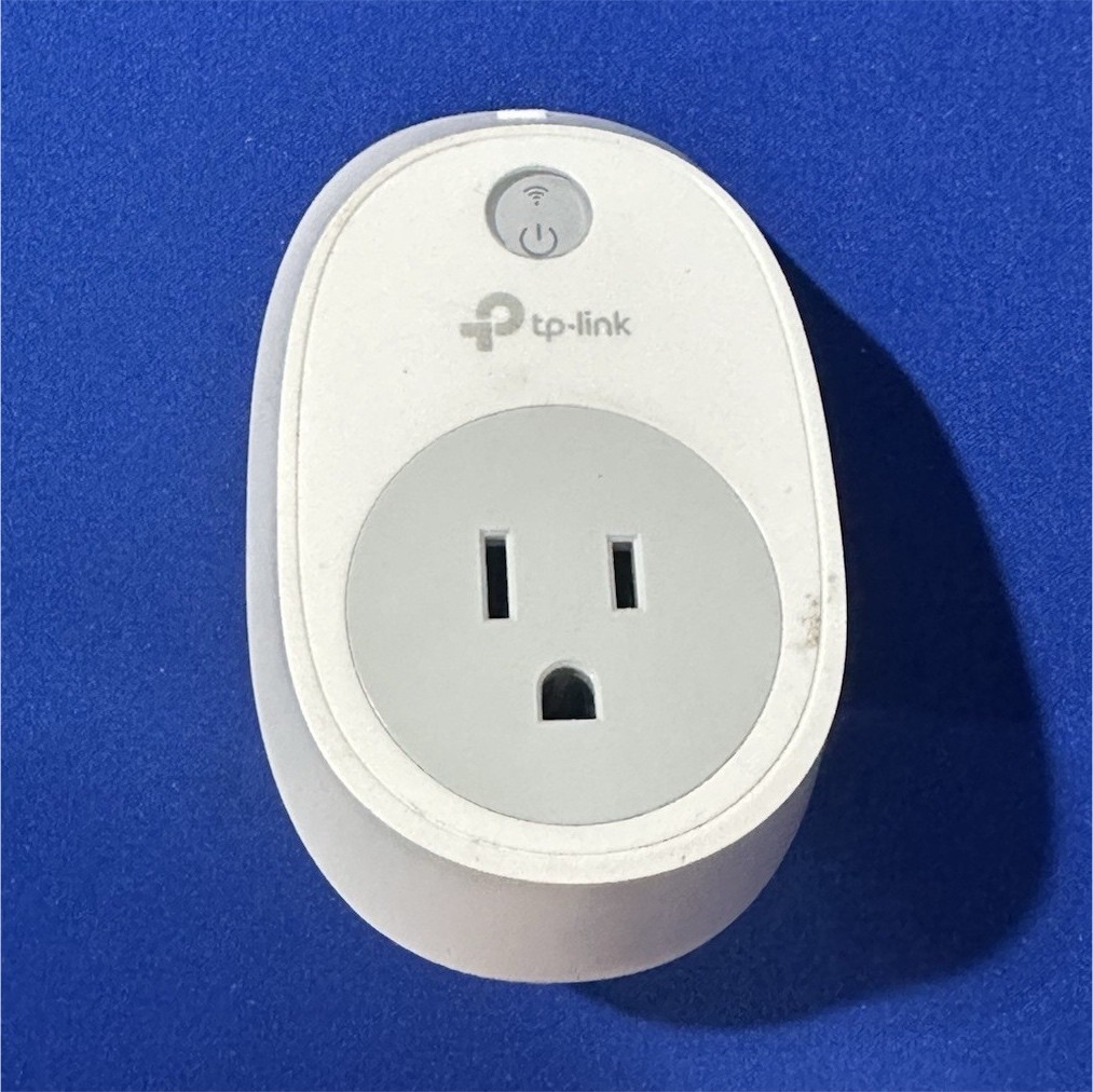 TP-LINK HS100 Smart Wi-Fi Plug-In Socket Controller App-Controlled US Plug White