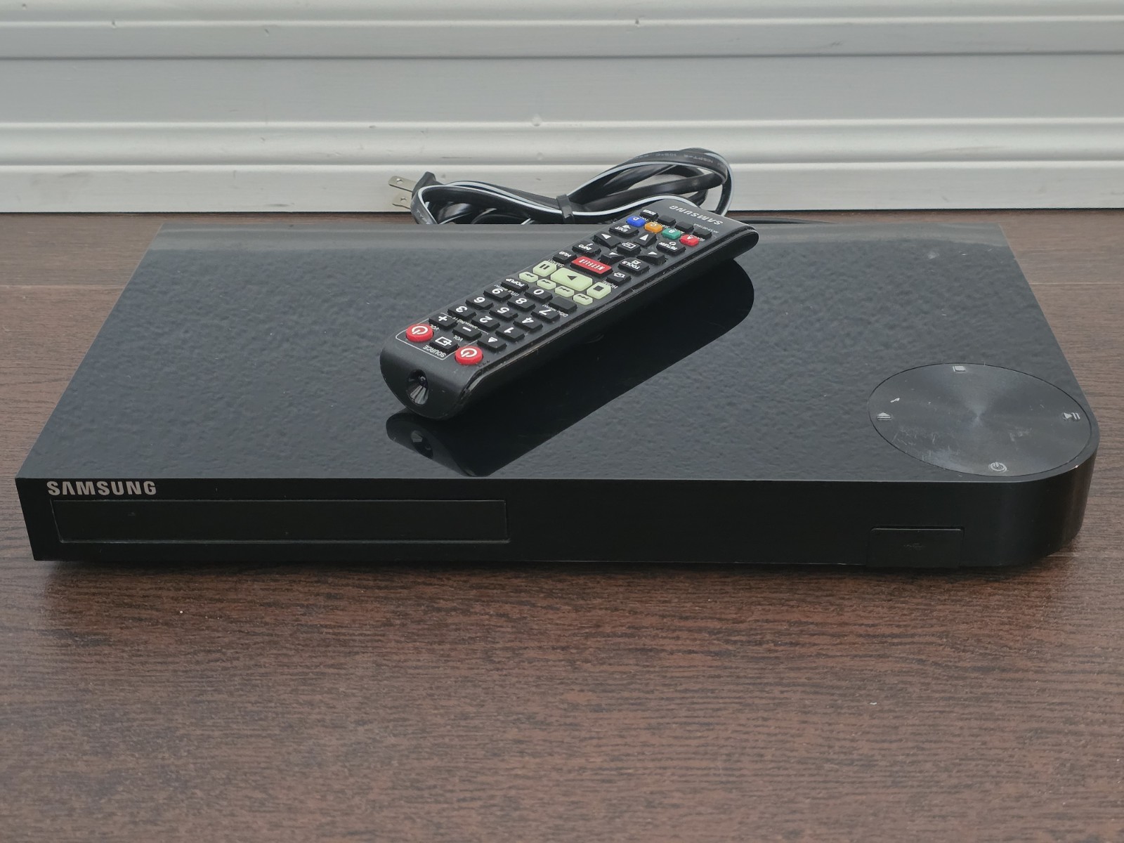 Samsung BD-FM59C Blu-Ray Disc DVD Player w/ Remote