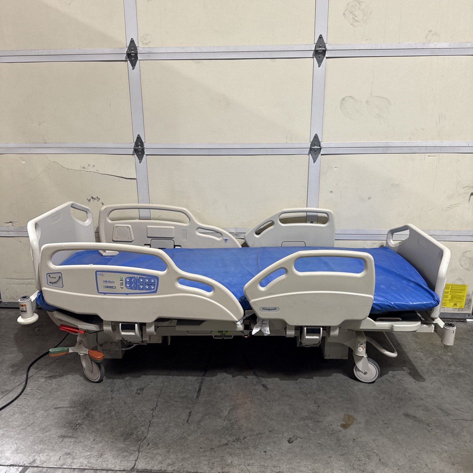 HILL-ROM CAREASSIST ES HOSPITAL BED P11700