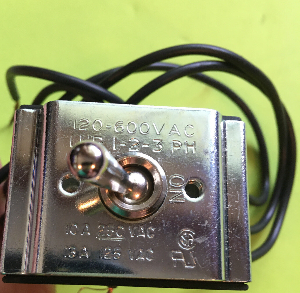 *NOS* SW 12 20-CARLING INDUSTRIES-TOGGLE SWITCH *FREE SHIPPING*