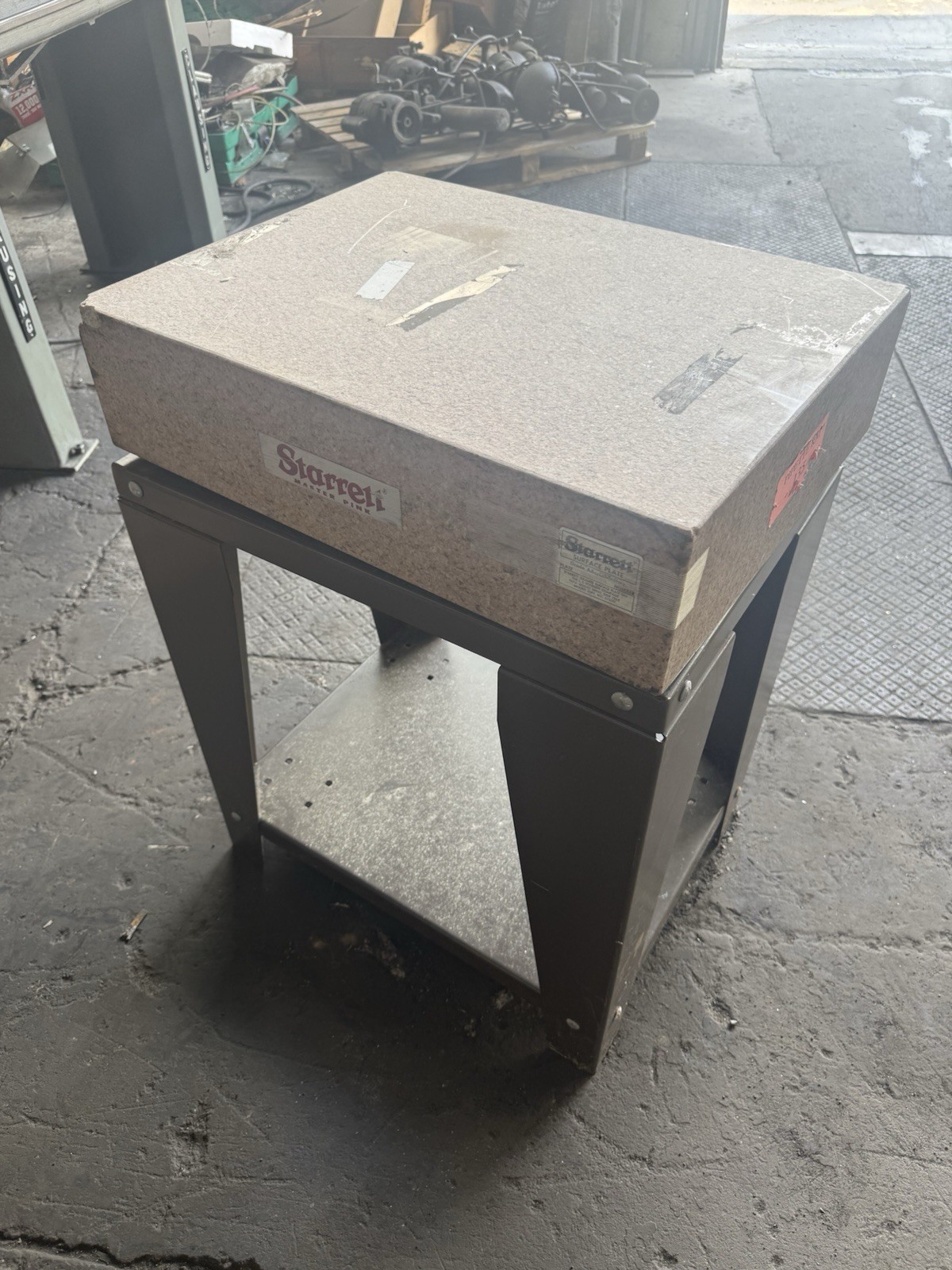 Starrett Surface Plate 24”x18”x6” (has Small Chips As Seen In The Pictures)