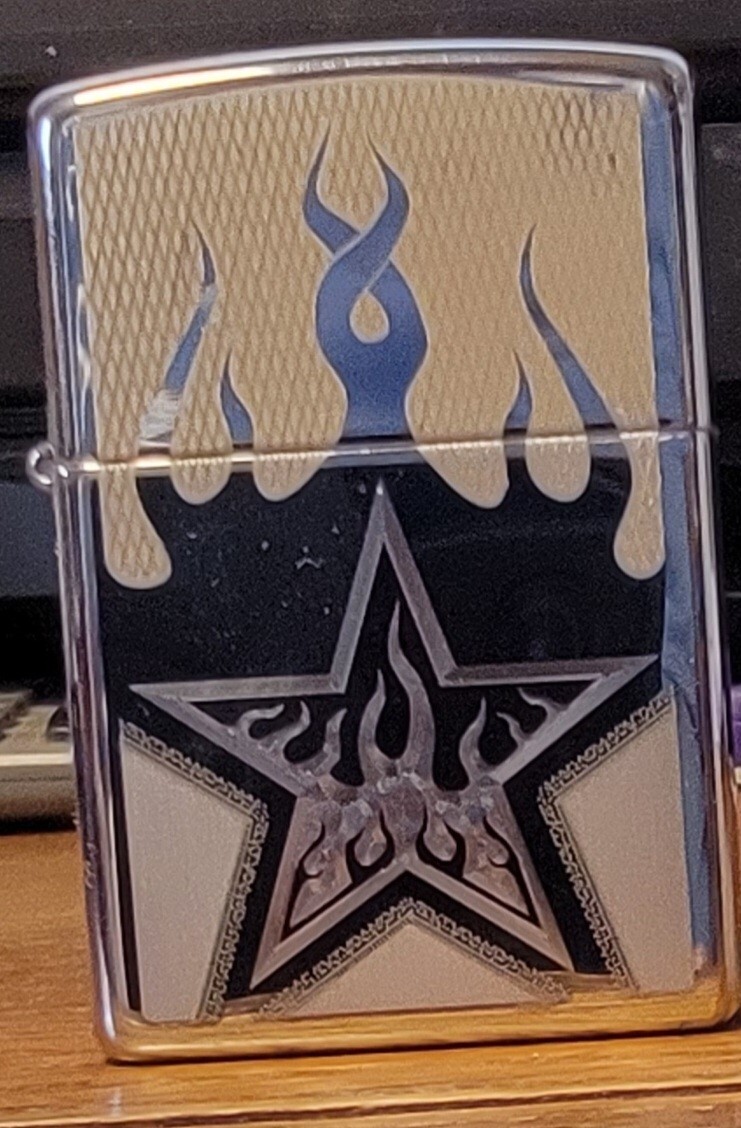 Zippo 21191 Fire Star High Polish New in original box Retired 2006