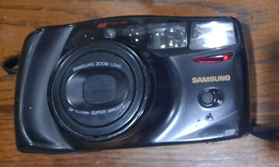 Samsung Maxima Zoom 105 Camera 35mm Point & Shoot UNTESTED with case
