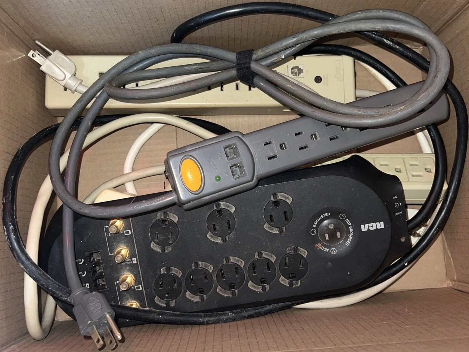 🍀 Lot of 5 Surge Protectors All 3 Prong Tested & WORKING in Good Condition 🍀