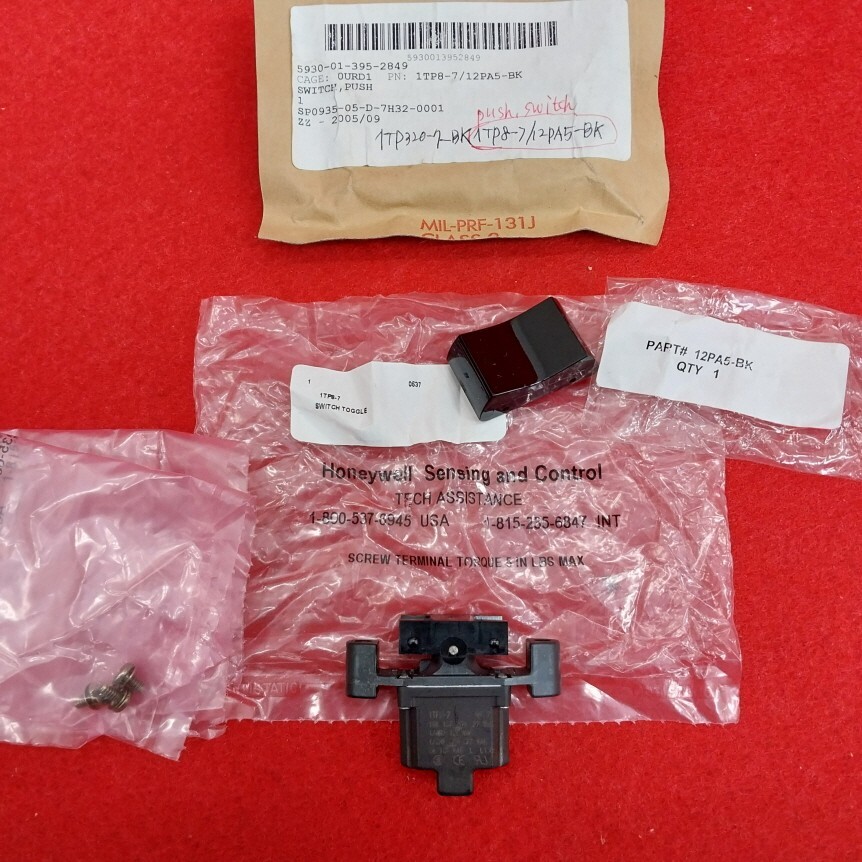 Honeywell 1TP8-7 Rocker Switch 1Pole,3Position Screw Terminal