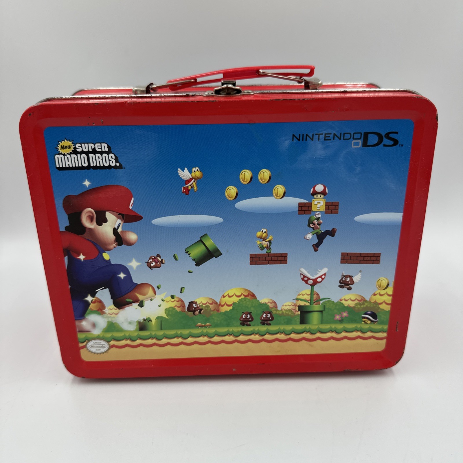 Nintendo DS Lite-Super Mario Bros Starter Accessory Kit-2007 Metal Lunchbox