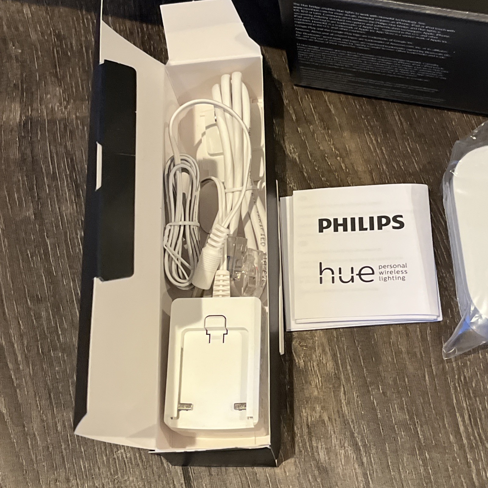 Philips Hue Bridge 3241312018A Lighting Controller Hub White New *Read*