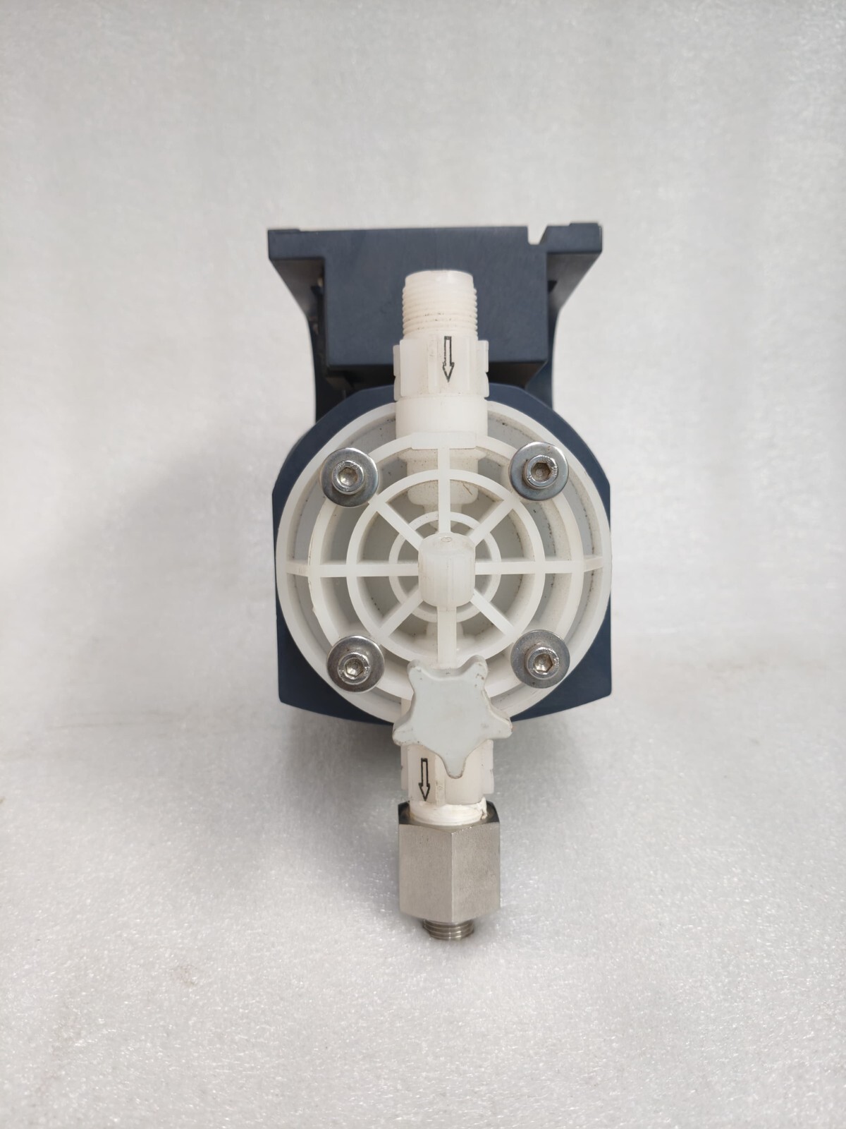 Prominent Fluid Controls Type: BT5A0420PVT260UU110000
