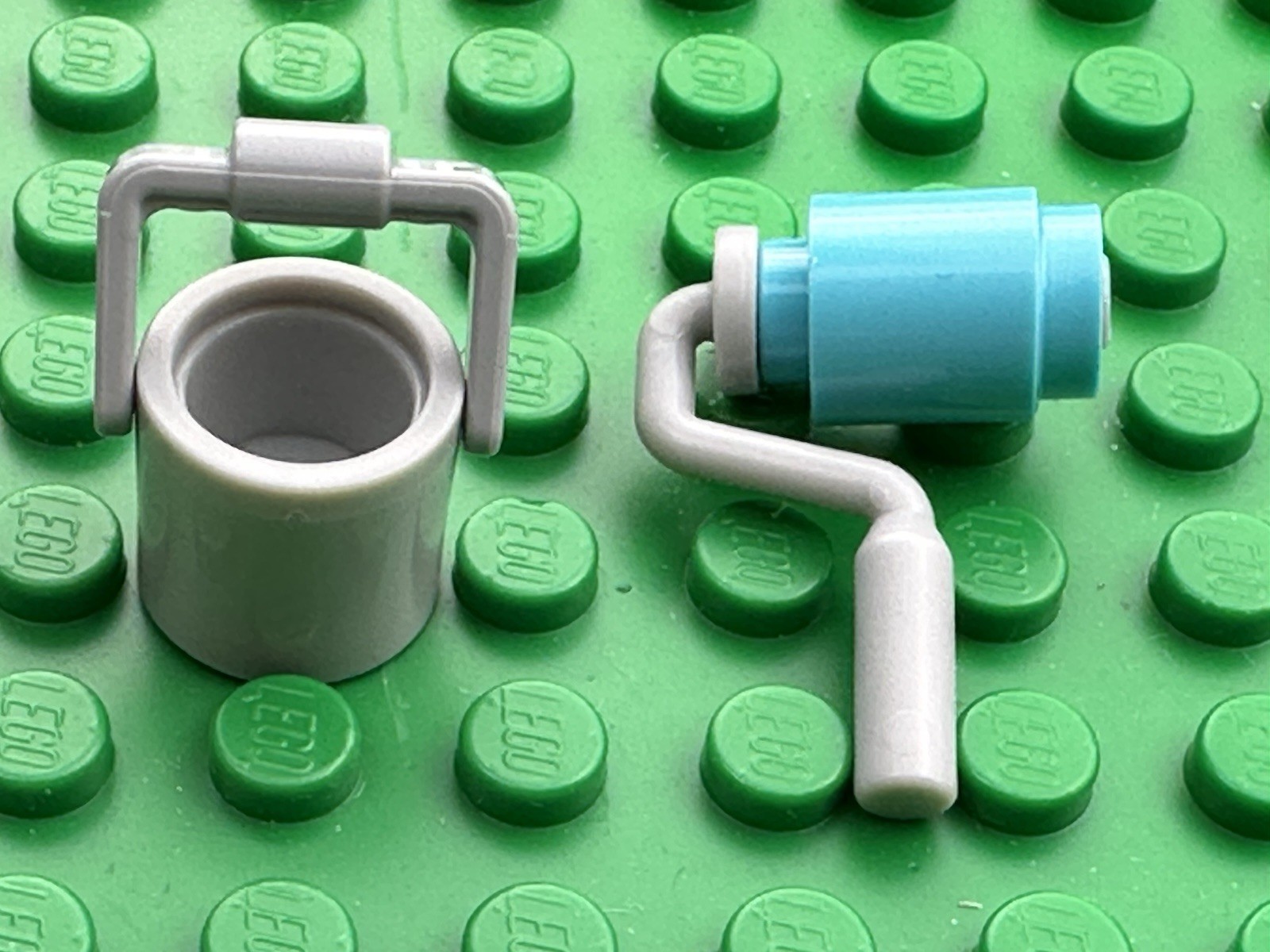 Lego Utensil Bucket & Paint Roller Brush
