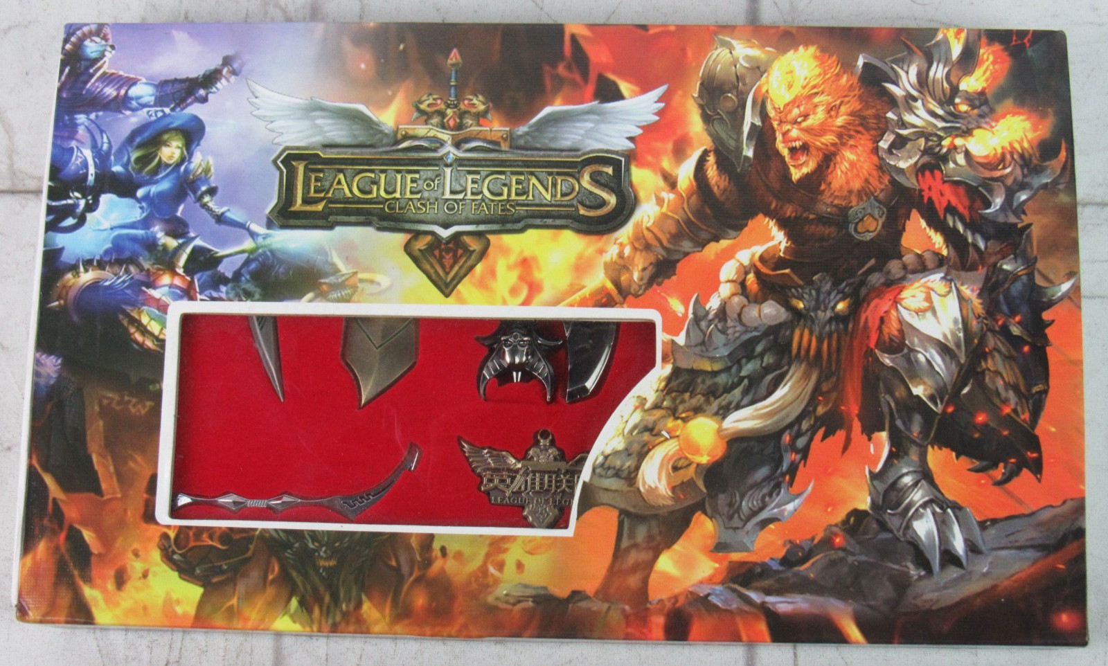 League of Legends Necklace Pendant Set - 10 Pendants + 1 Key Chain