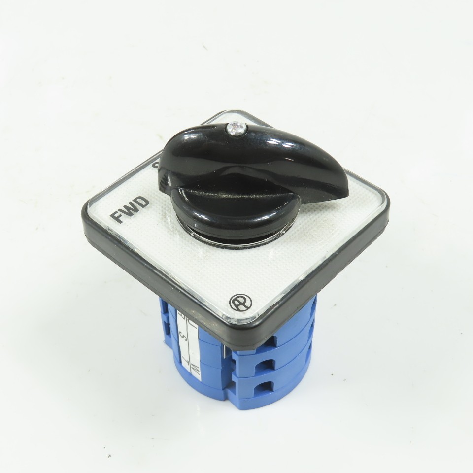 Auspicious 25A 600V 3-Position Rotary Switch 5HP (Clean)