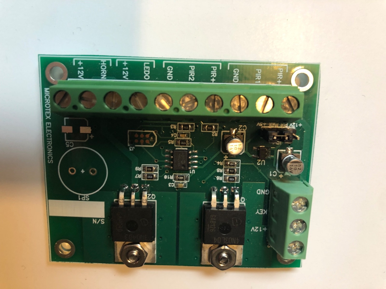 Motion alarm board with 2-PIR inputs and Horn and light output