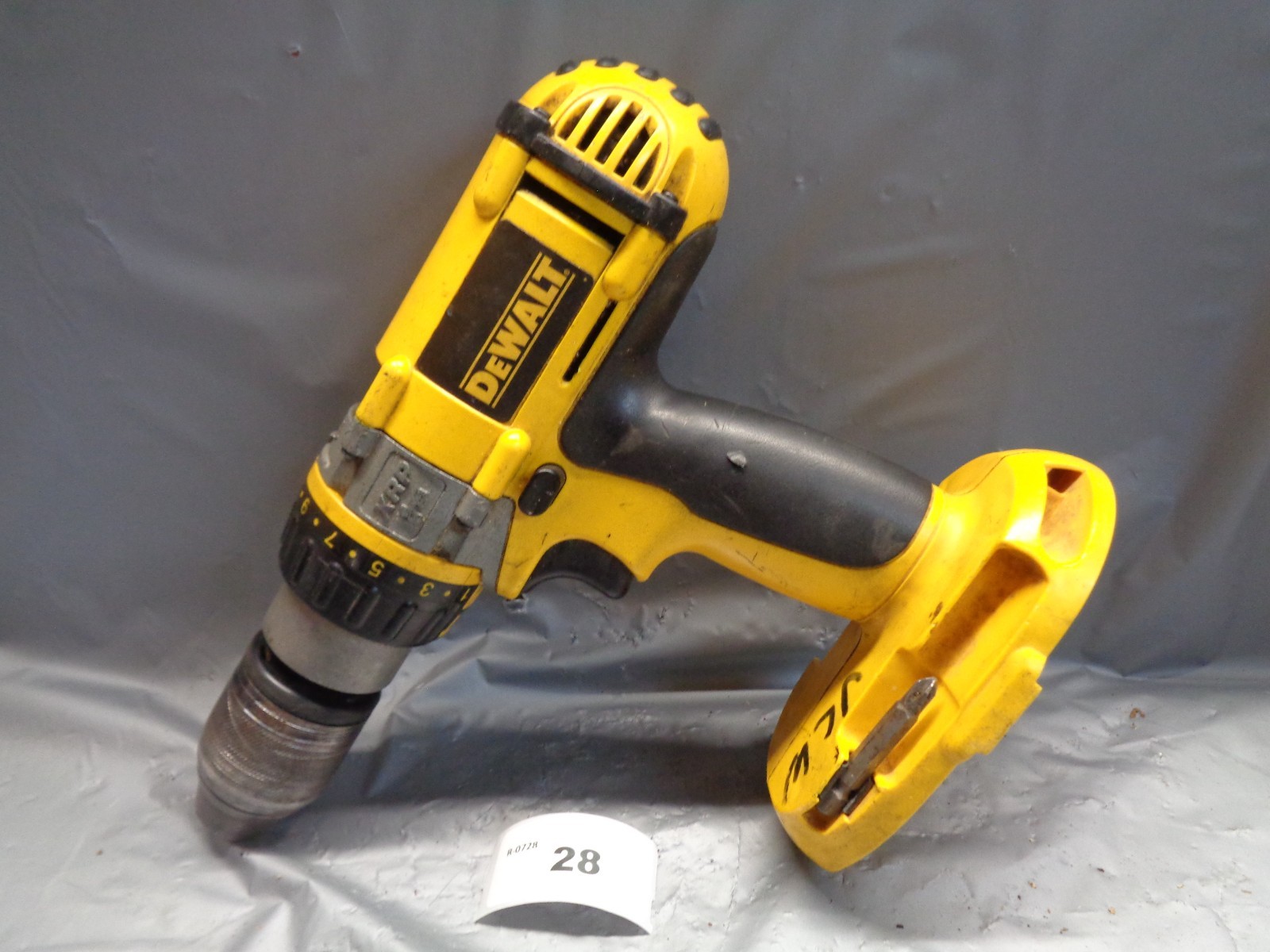 DeWalt DC988 XRP  18 Volt 1/2" Cordless VSR Drill/Hammer Drill