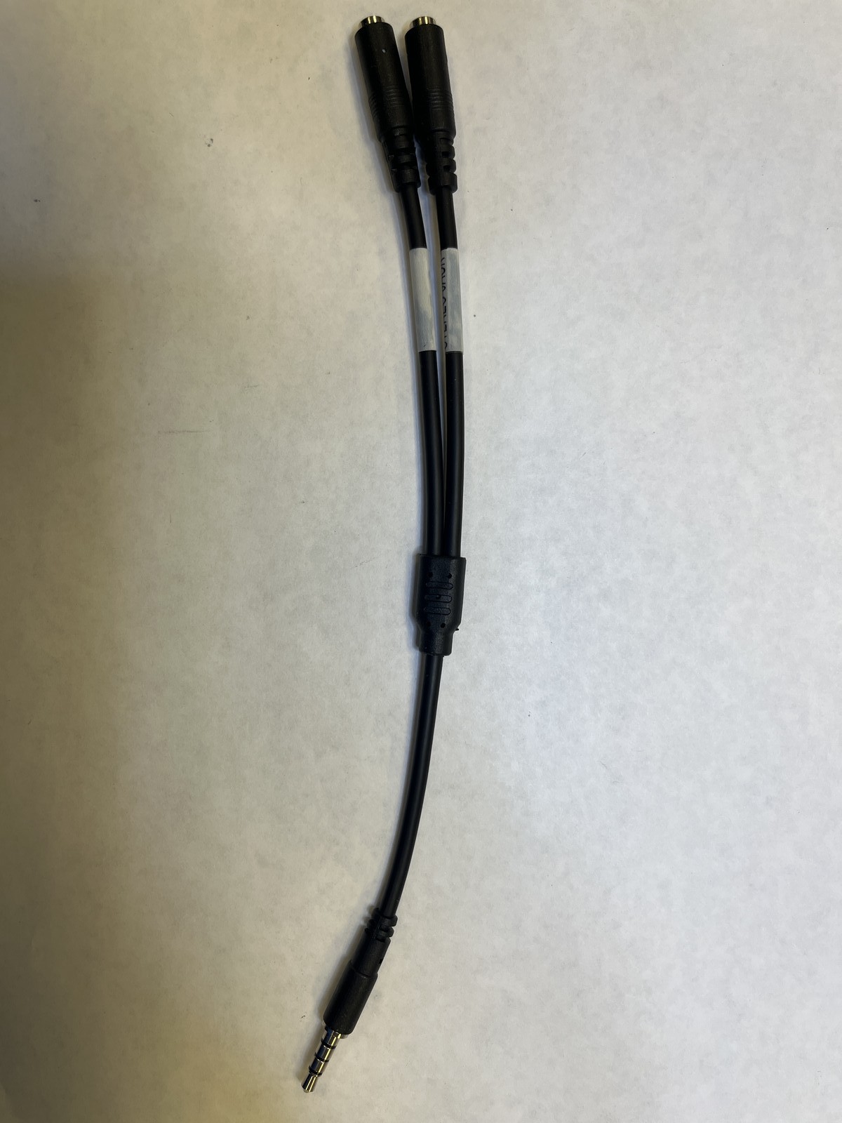 2C6X3U3 6-inch 4-pin 3.5mm M to dual 3.5mm Fem