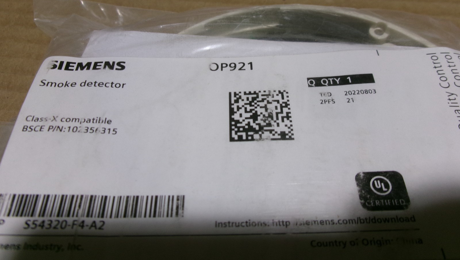 NEW SIEMENS S54320-F4-A2 OP921 SMOKE DETECTOR HEAD