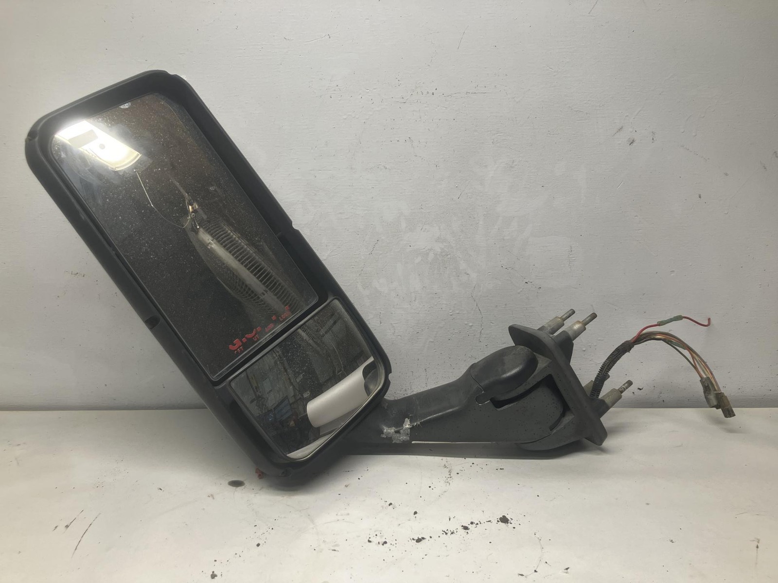 2000-2011 Peterbilt 387 POLY/CHROME Left/Driver Door Mirror - Used | P/N NA