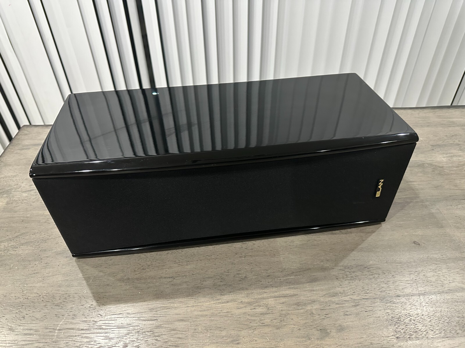 Elan THP5250LS TheaterPoint Premium Gloss Black Cabinet Speaker - Excellent