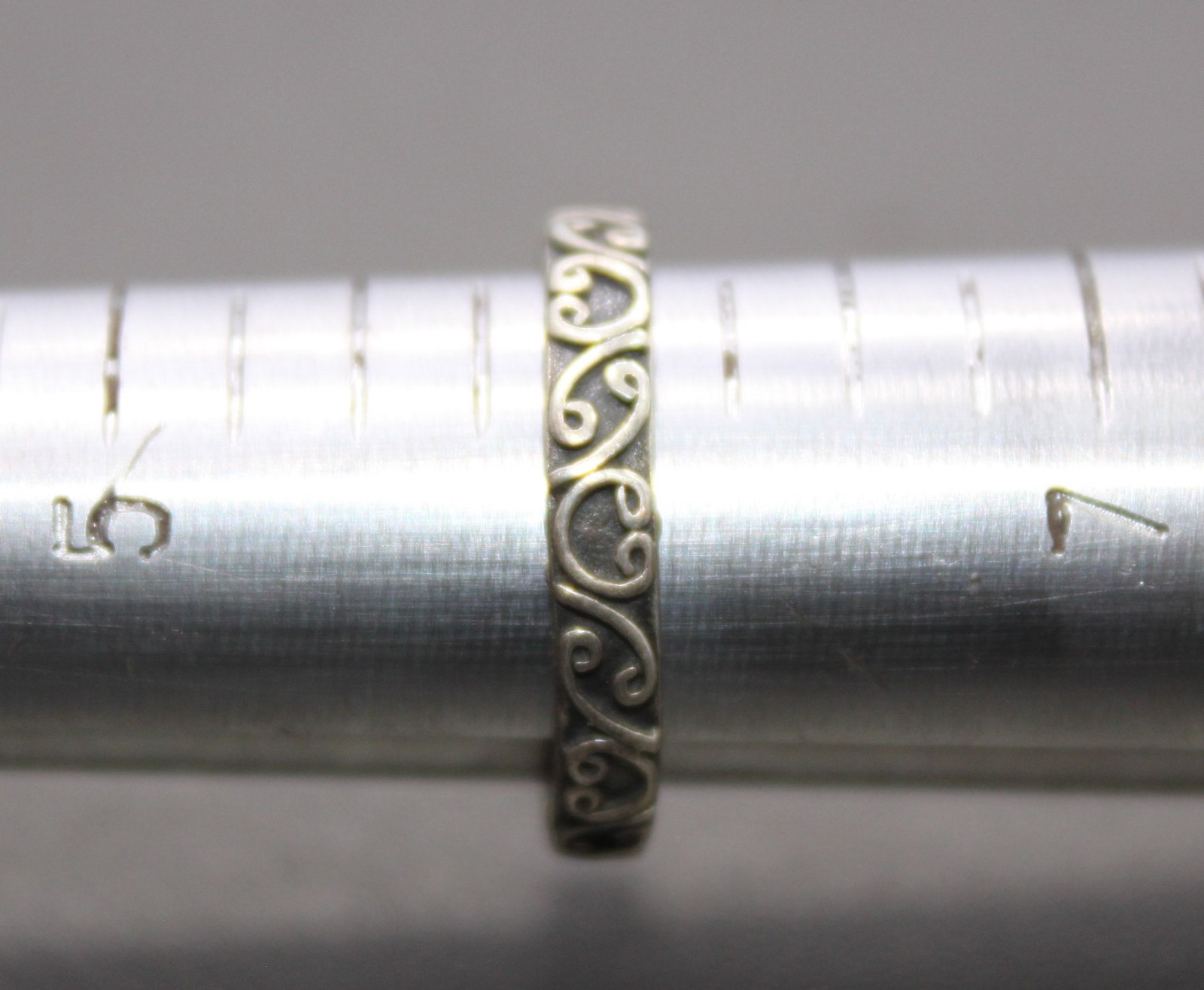 Small Sterling Silver Filigree Design Ring Size 6 / 2.7g