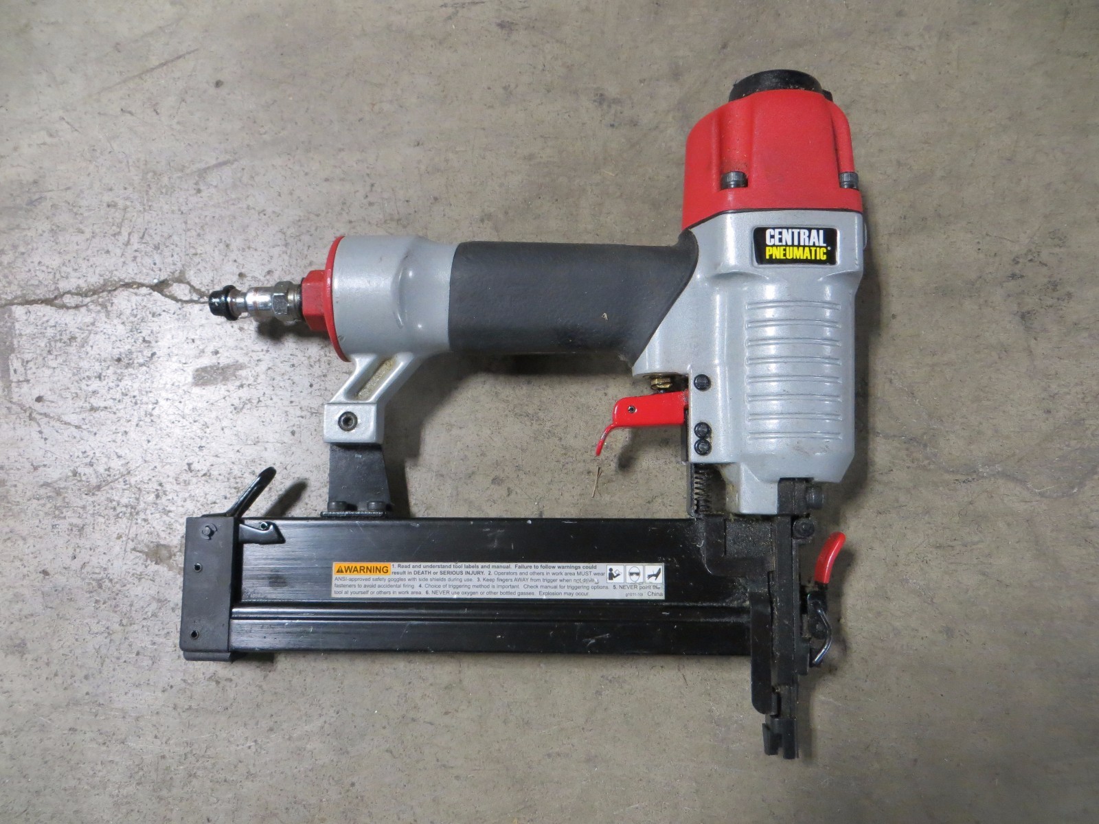 Used CENTRAL PNEUMATIC Air Stapler, Model# 68018