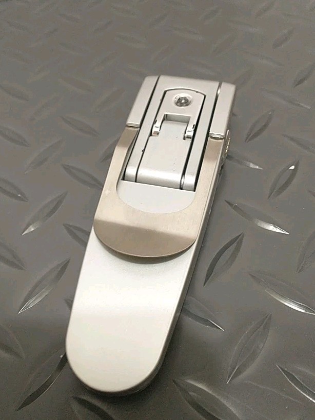 Flashlight , Pocket Clip , Slim  / Unique Design( Working Condition.)