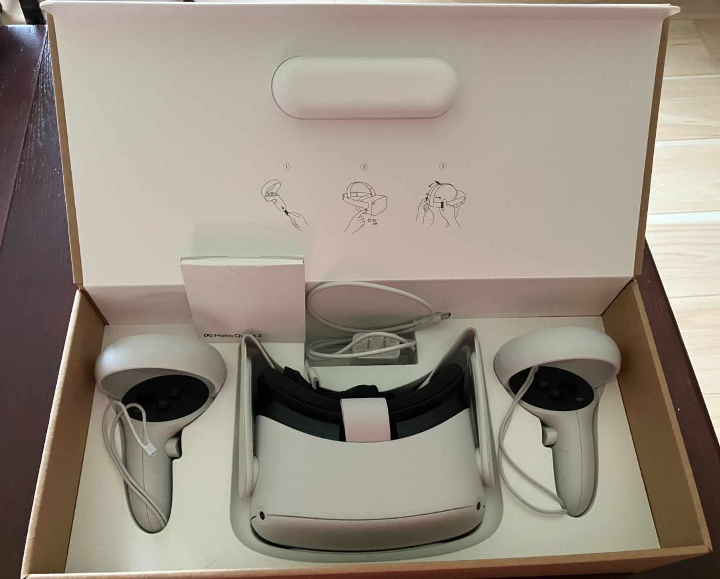 Meta Quest 2 128GB Virtual Reality Headset - White- Used- w/ Box- Tested/Works