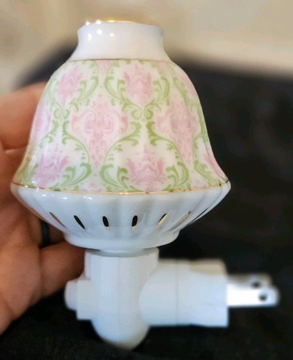 Sorelle Porcelain Pink/Green Floral Night Light and On/Off Switch