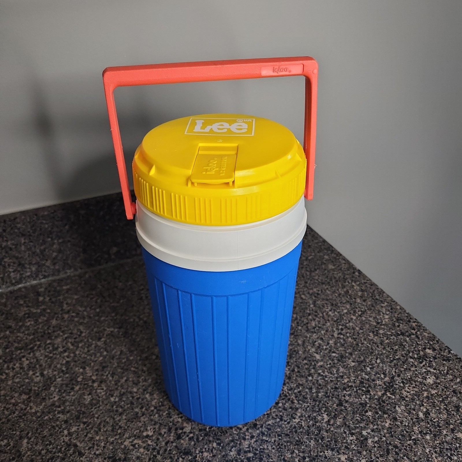 VINTAGE 1988 Lee Jeans Igloo 1/2 Gallon Water Jug Cooler Advertising USA