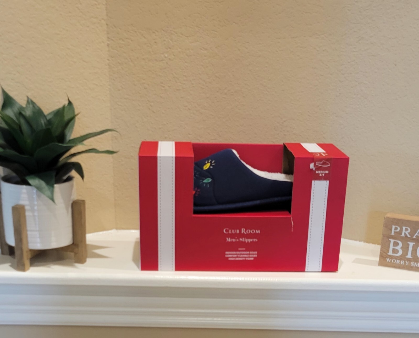 The Club Room Men's Christmas Themed Indoor/Outdoor Slippers BlueSize Medium 8-9