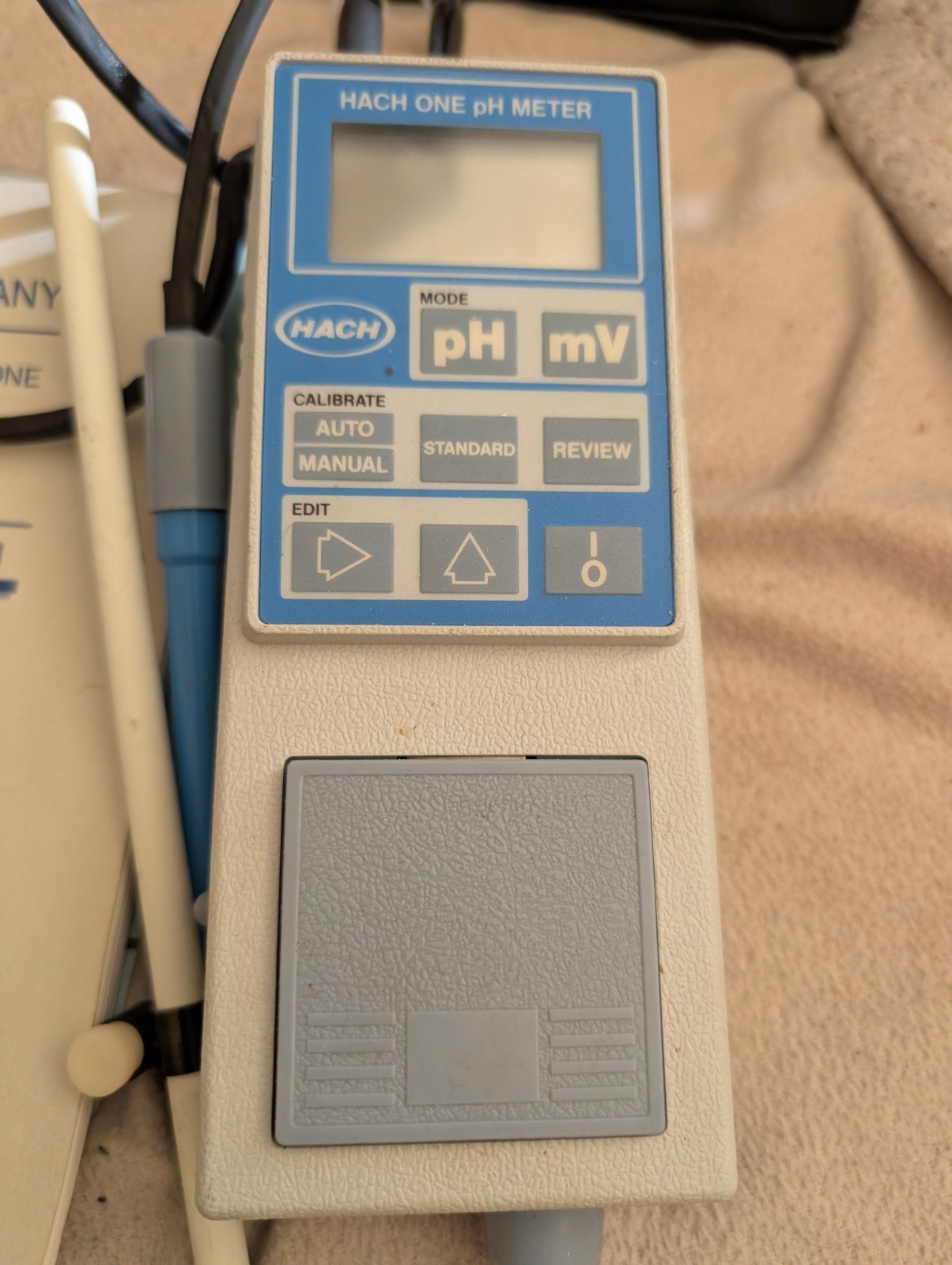 Hach One Laboratory Portable pH Meter and accessories 43800-00 UNTESTED