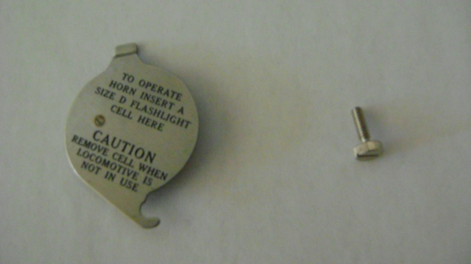 Lionel  Alco original 2023-38 Battery Plate & 2333-116 Lock Screw
