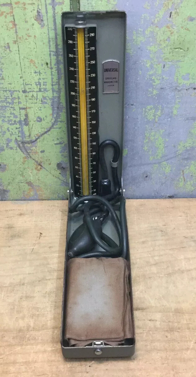Vintage Universal SphygmoManometer Blood Pressure Untested Metal Case Japan