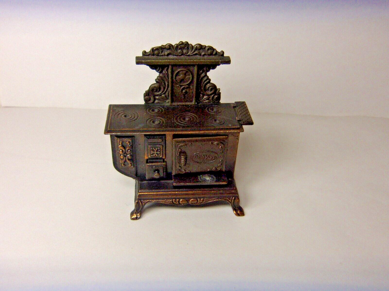 VINTAGE DIECAST METAL PENCIL SHARPENER PLAY ME #972 ANTIQUE WOOD STOVE