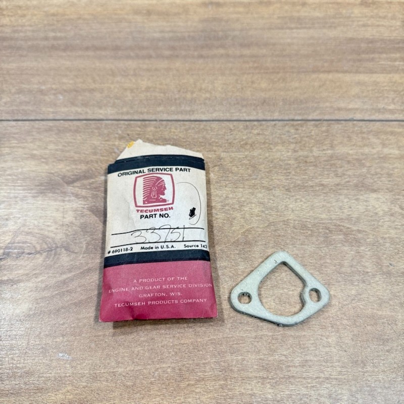 New TECUMSEH OEM NOS CARBURETOR GASKET / 33751