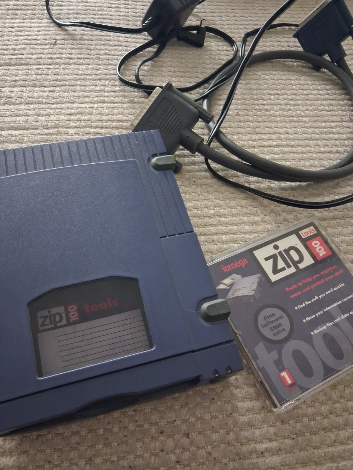 Zip Drive 1999 Retro Data Recovery Winodows 98 / Windows XP (W/ Accessories)