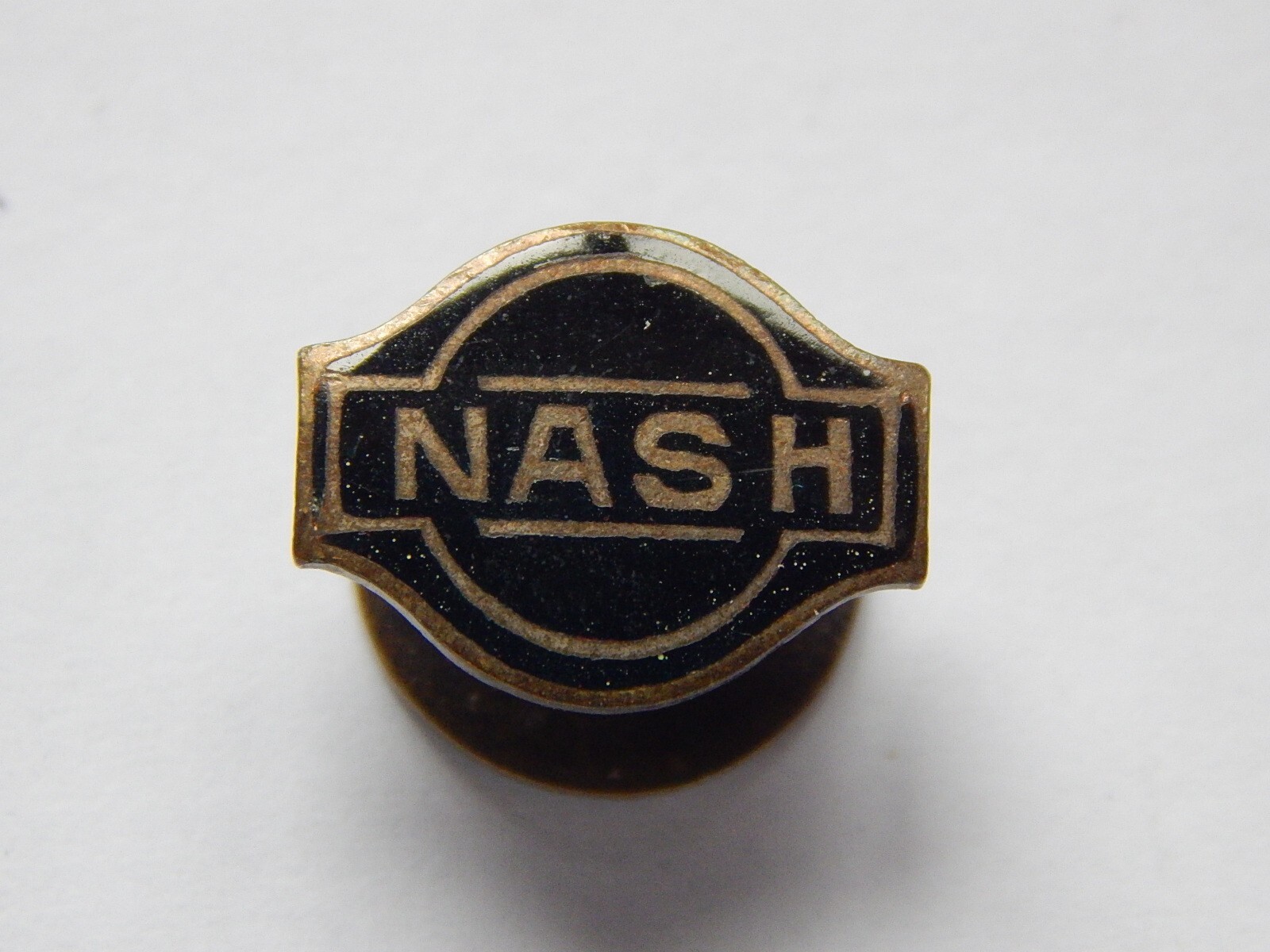 Nash Lapel Badge 14x11mm Original Prewar