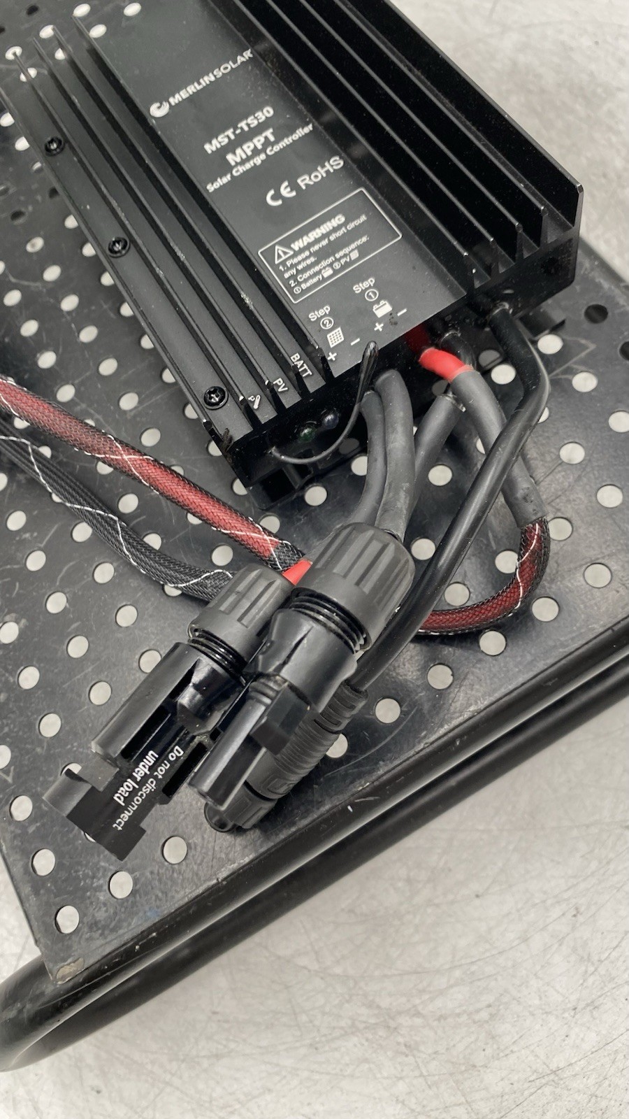 MERLIN SOLAR MST-TS30 MPPT SOLAR CHARGE CONTROLLER TESTED