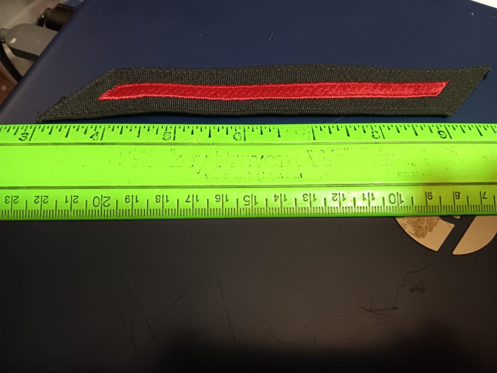 U.S. NAVY BLACK AND RED 4 YEAR SERVICE STRIPE 7/8"X7" PATCH  (26-112)