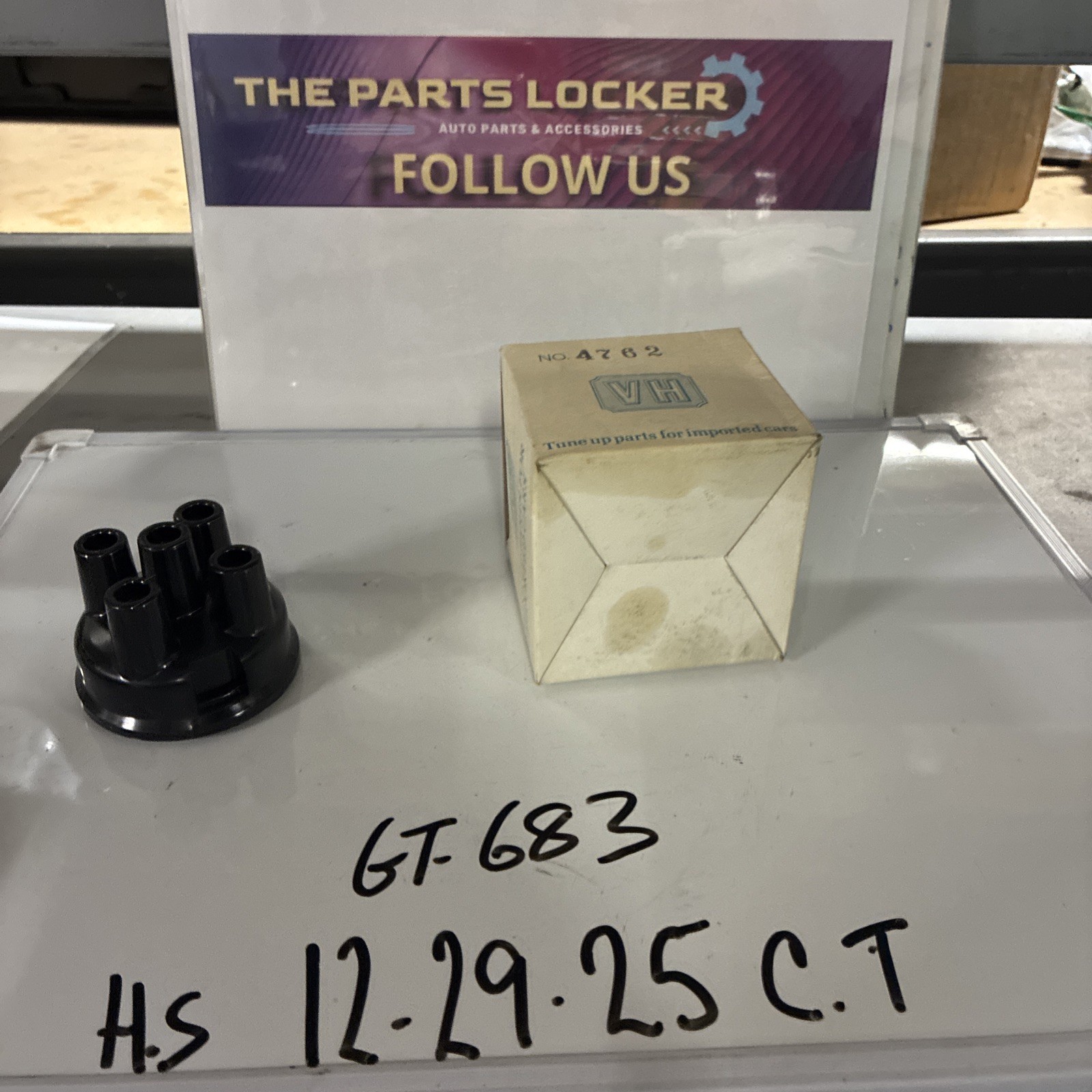 VH Tune Up Parts 4762 Distributor Cap (May Come In Different Color)