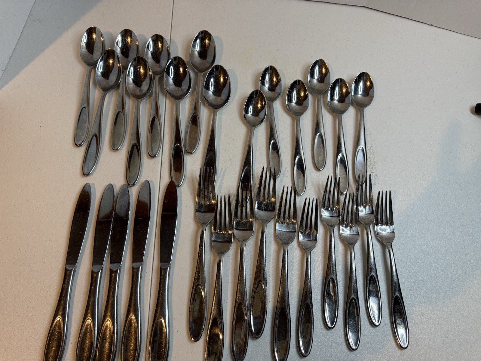 Hampton Silversmith Flatware Set 29 Piece 5 Settings With Extra Stainless Heavy