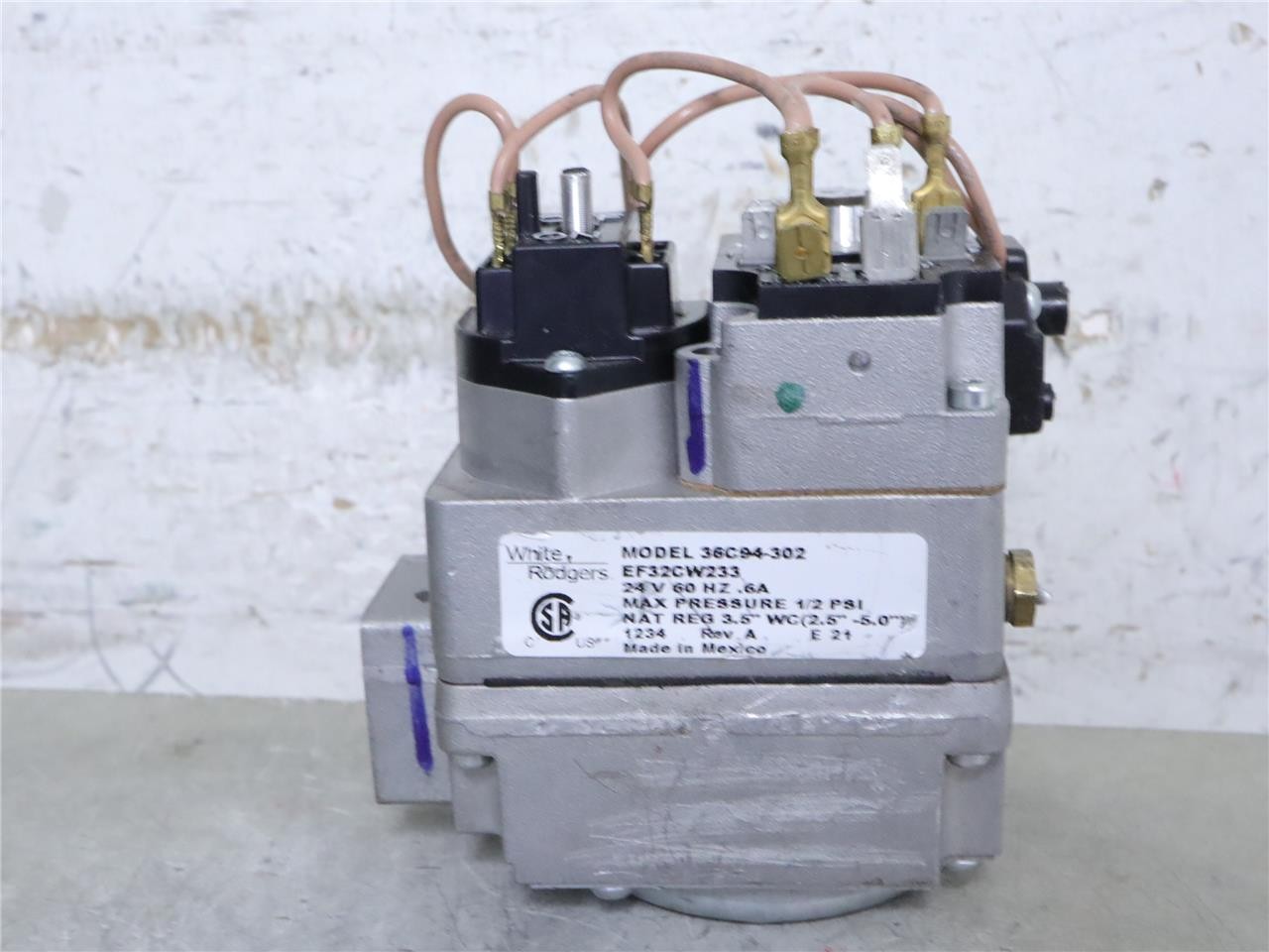 White Rodgers 36C94-302 Natural Gas Valve Carrier EF32CW233 CONVERTED to LP