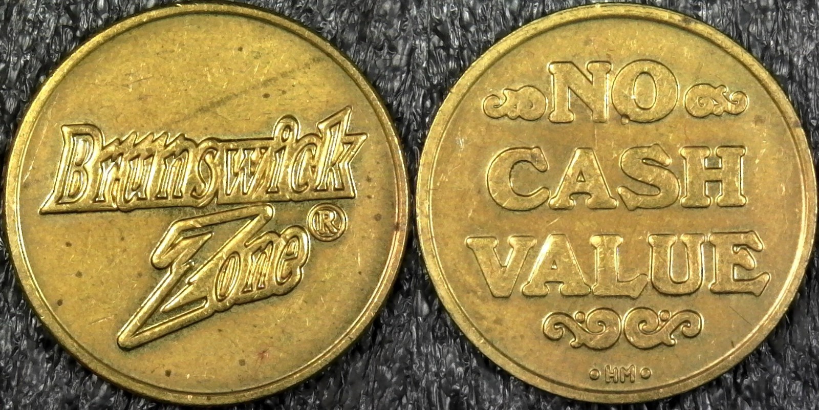 Brunswick Zone Bowling Arcade Video Game Token 23mm (c898)