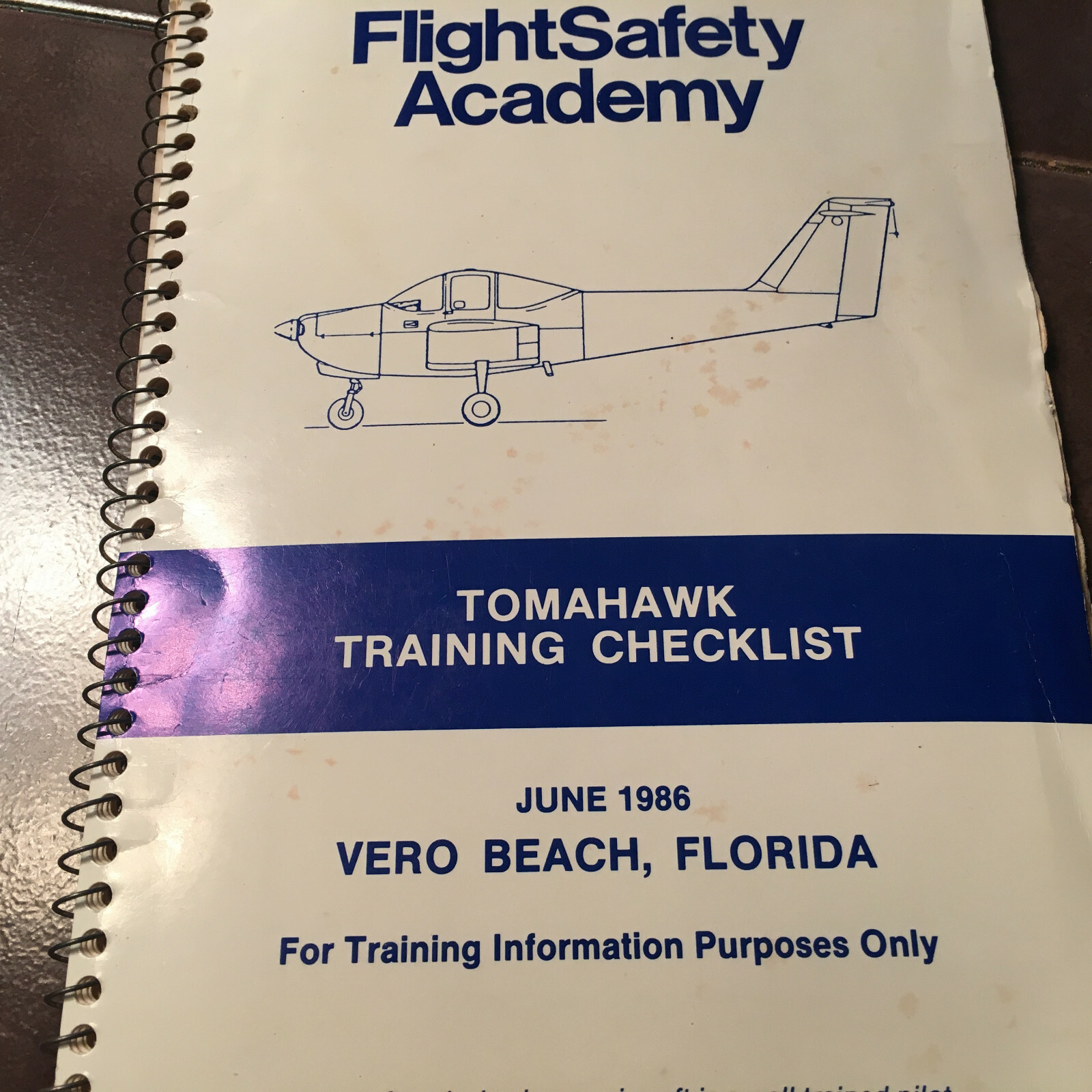 FlightSafety Piper Tomahawk PA-38-112 Checklist Manual