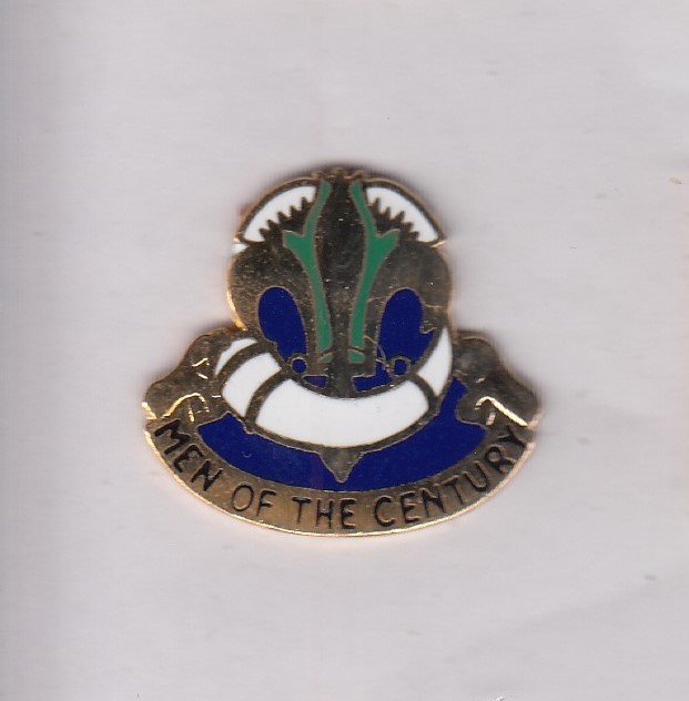 USA 100th INFANTRY DIVISION TRAINING Obsolete crest DUI badge Clutchback G-23