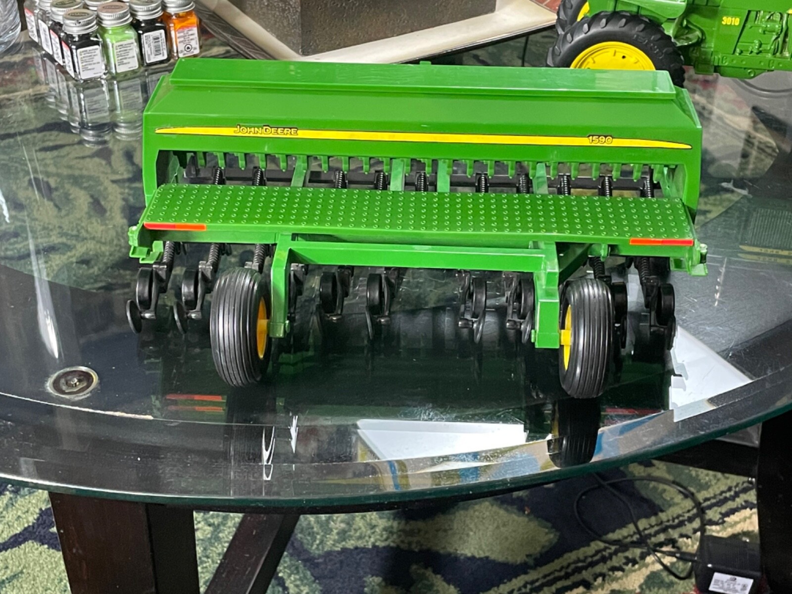 1:16 SCALE DIECAST METAL TRACTOR MODEL