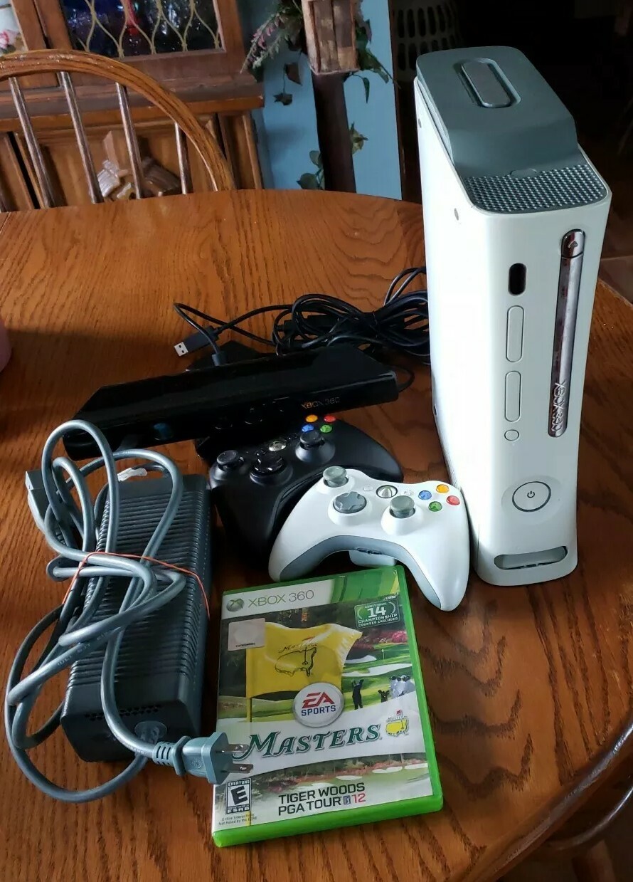 XBOX 360 WITH KINECT BUNDLE 14GB HDD 2 WIRELESS CONTROLLERS PGA TOUR 12 MASTERS
