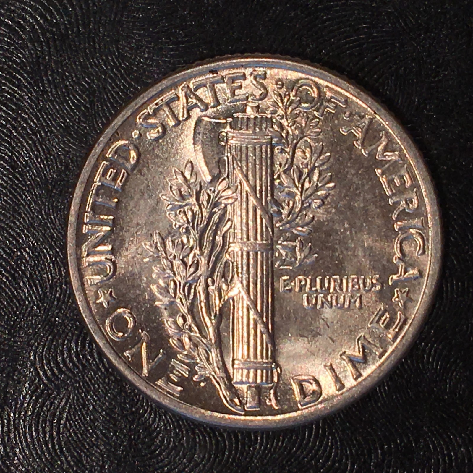 1942 Mercury Dime - Superb uncirculated - High Quality Scans #G636